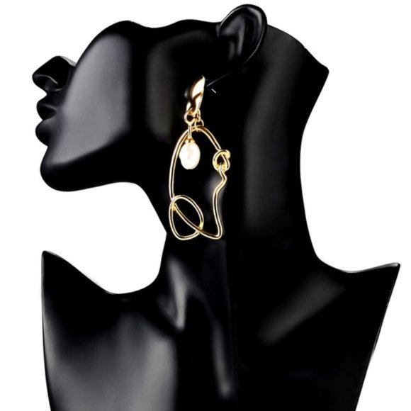 💕Last One Faux Pearl Gold Earrings - Picture 3 of 3